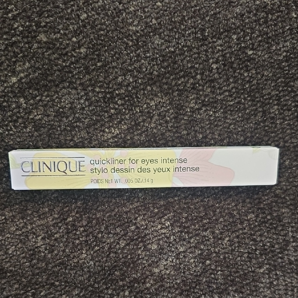 Clinique Quickliner for Eyes Intense - 01 Intense Black - Picture 2 of 4